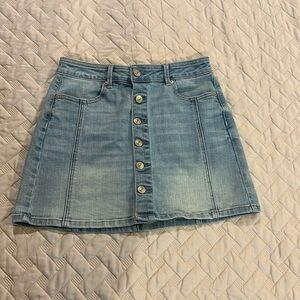 Women’s American Eagle high rise button up denim shirt. Size 4